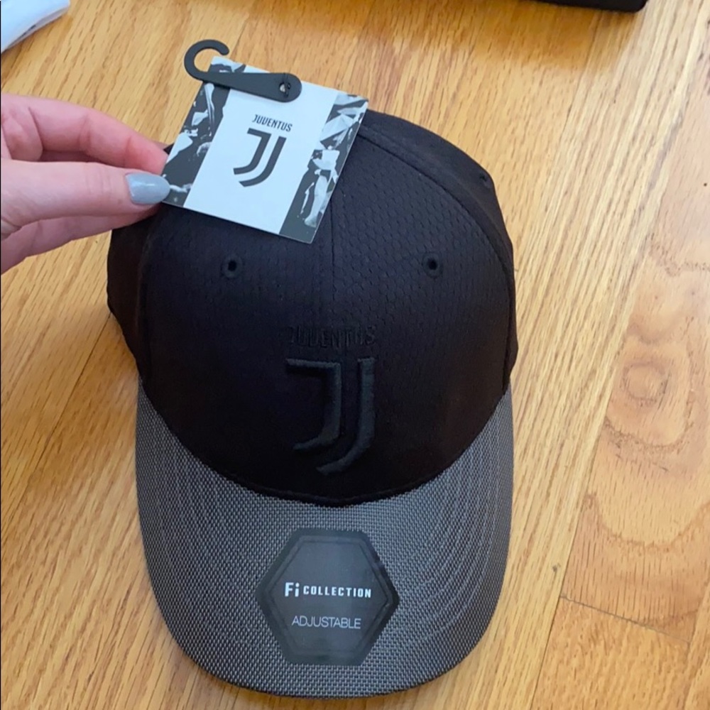 Authentic Juventus hat new with tags